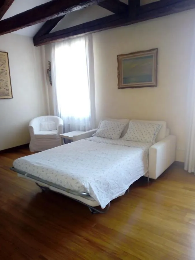 Apartment Ferienwohnung La Mansarda Venedig